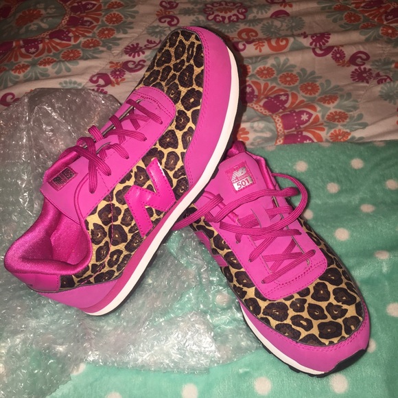 👟SOLD (RARE) New Balance - Picture 1 of 11